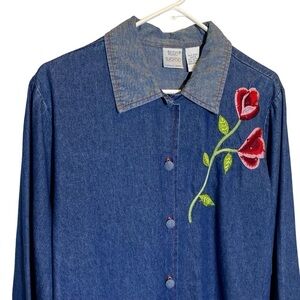 Bleu Bayou women's Medium lightweight denim floral embroidered ruffle hem shirt
